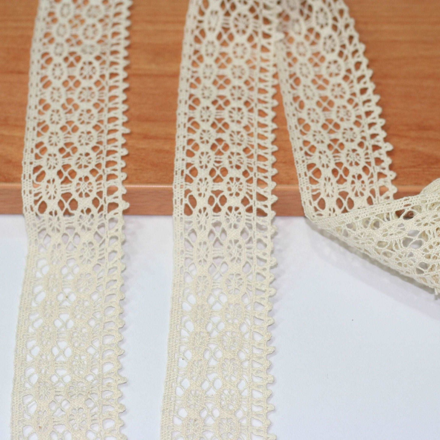 5mt cotton crochet lace vintage trimming (2046)