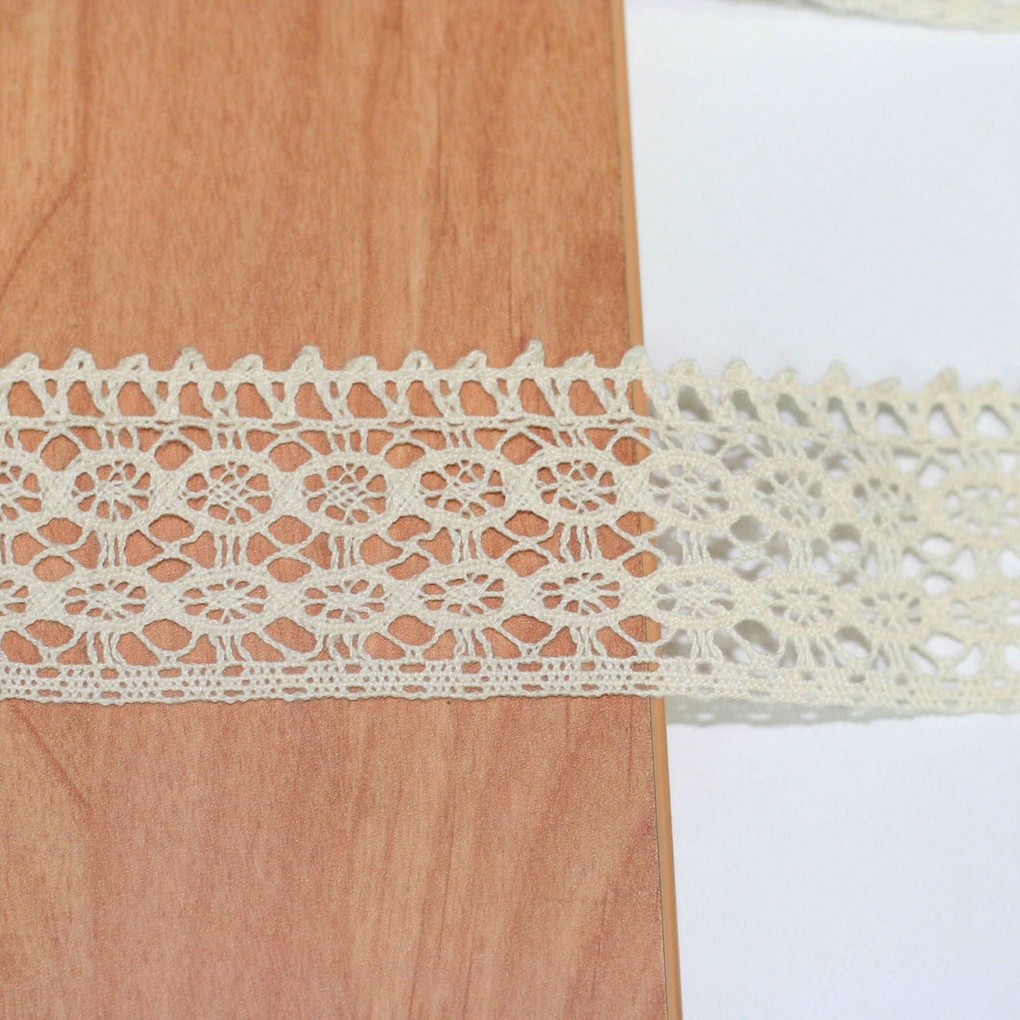 5mt cotton crochet lace vintage trimming (2046)