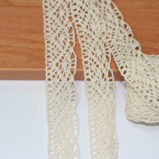 5mt cotton crochet lace vintage trimming (653)