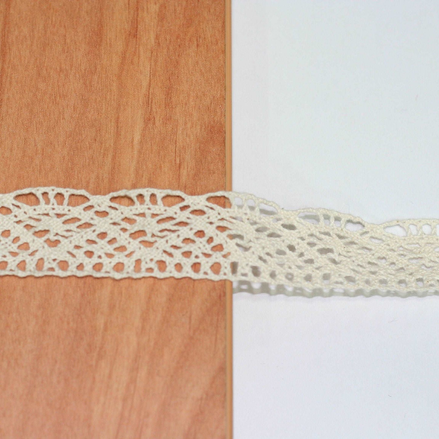 5mt cotton crochet lace vintage trimming (653)