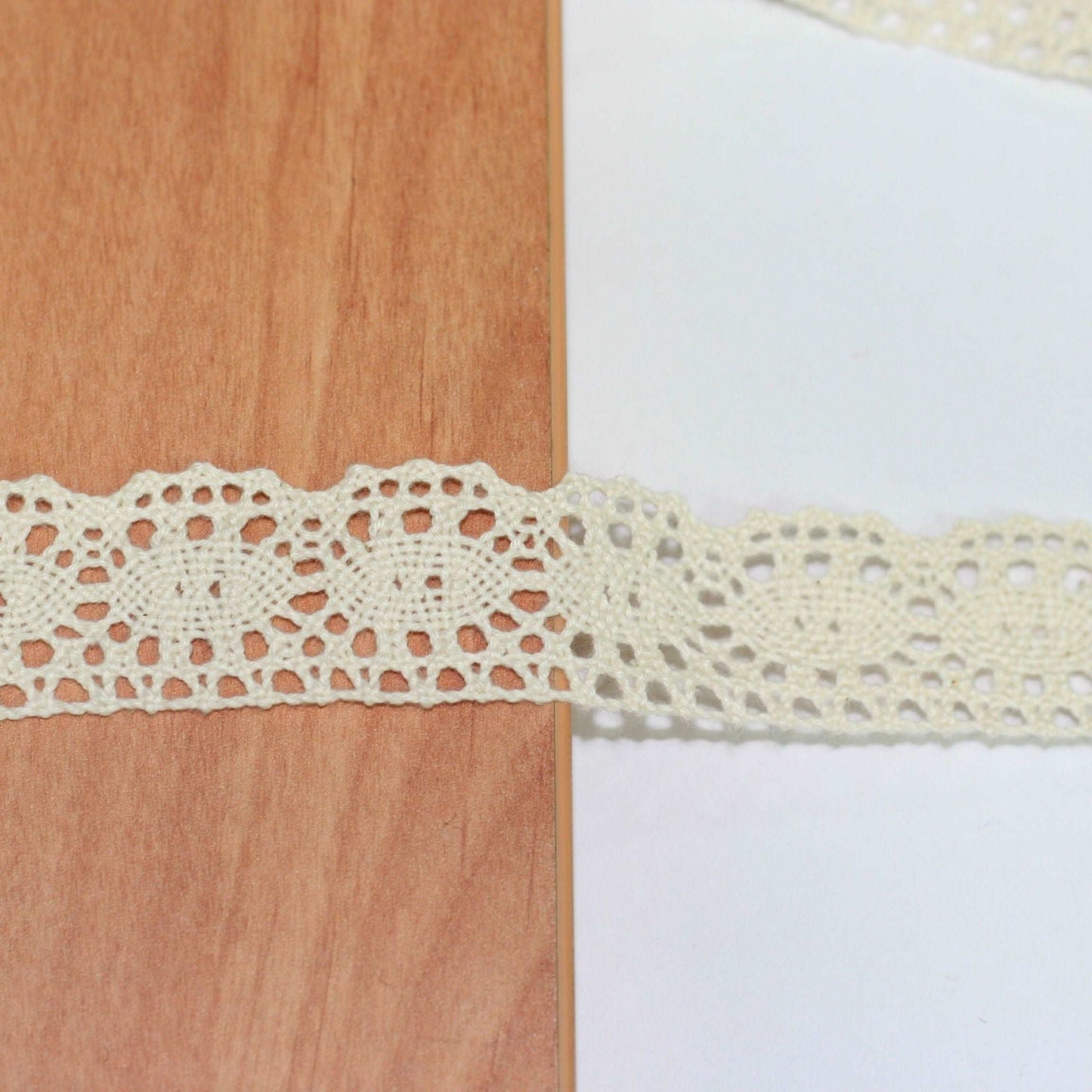 5mt cotton crochet lace vintage trimming (525)