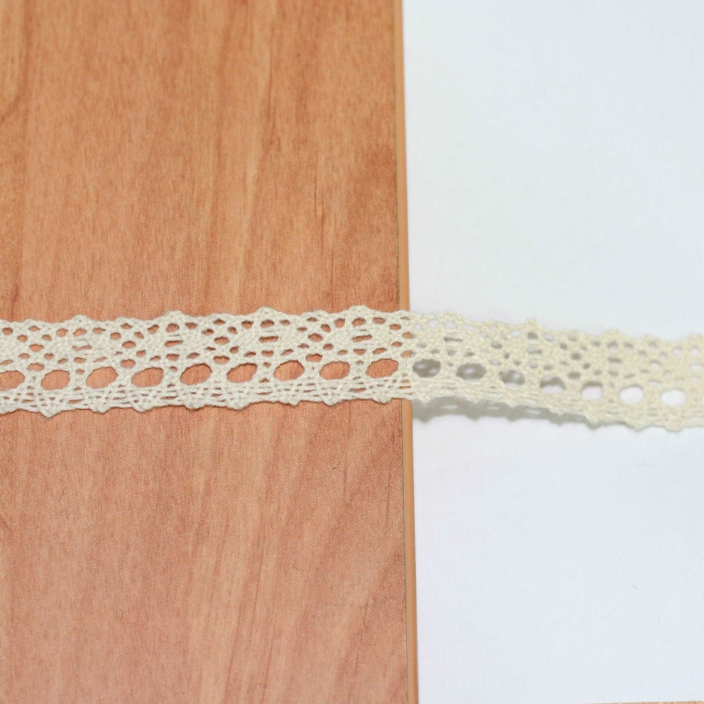 5mt cotton crochet lace vintage trimming (455)
