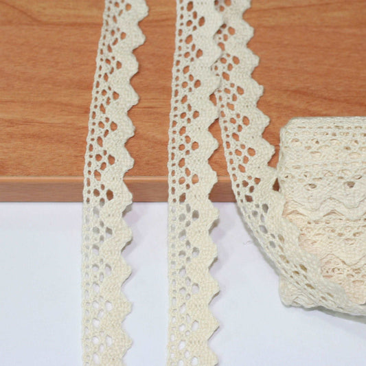 5mt cotton crochet lace vintage trimming (420)