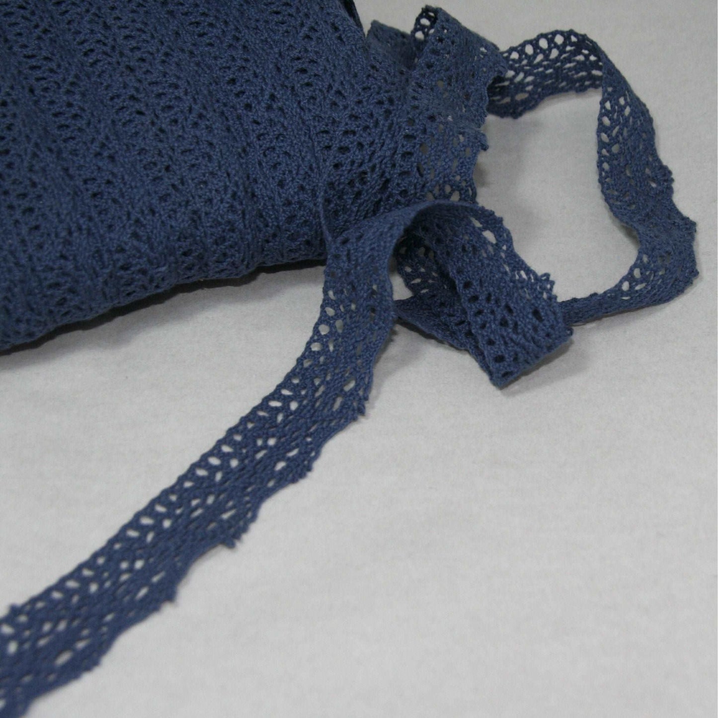 5mt cotton crochet indigo lace vintage trimming (34518)
