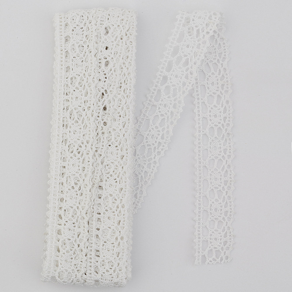 5mt cotton crochet lace vintage trimming (p153)