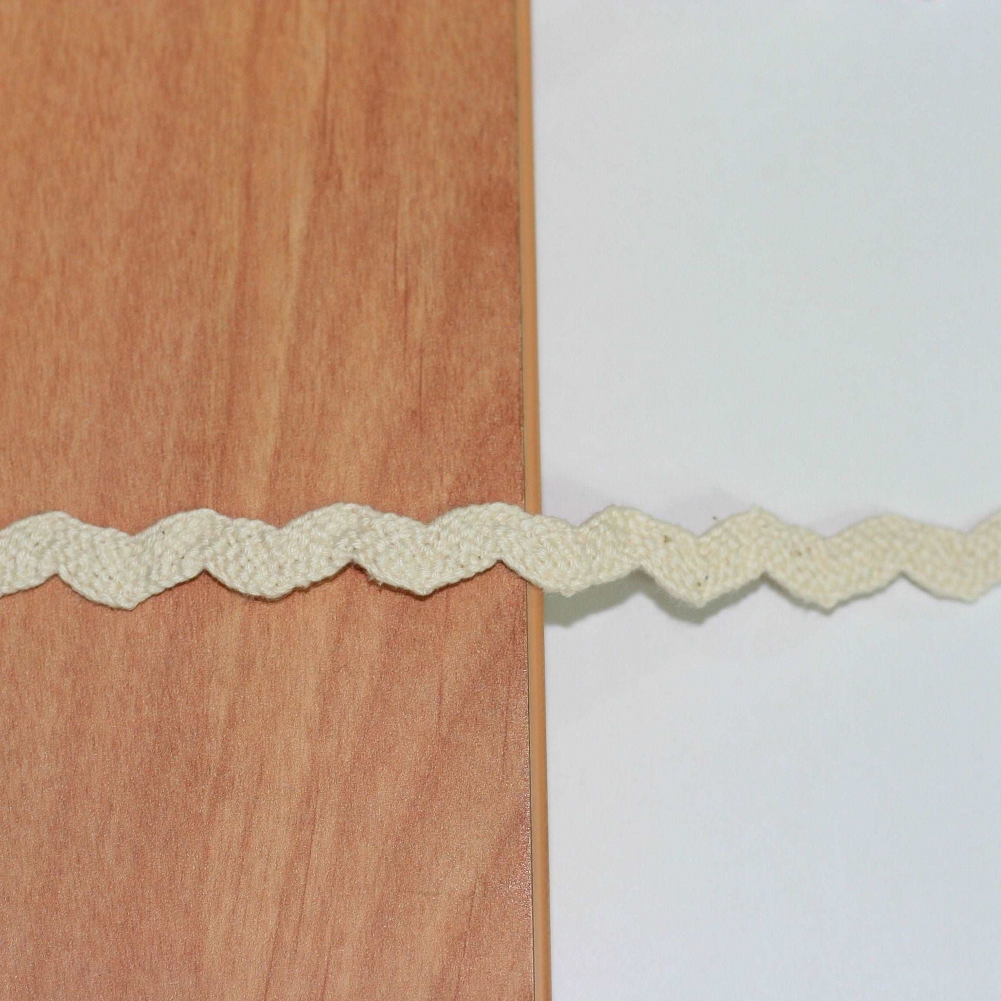 cotton crochet lace trimming - 5mt (401)