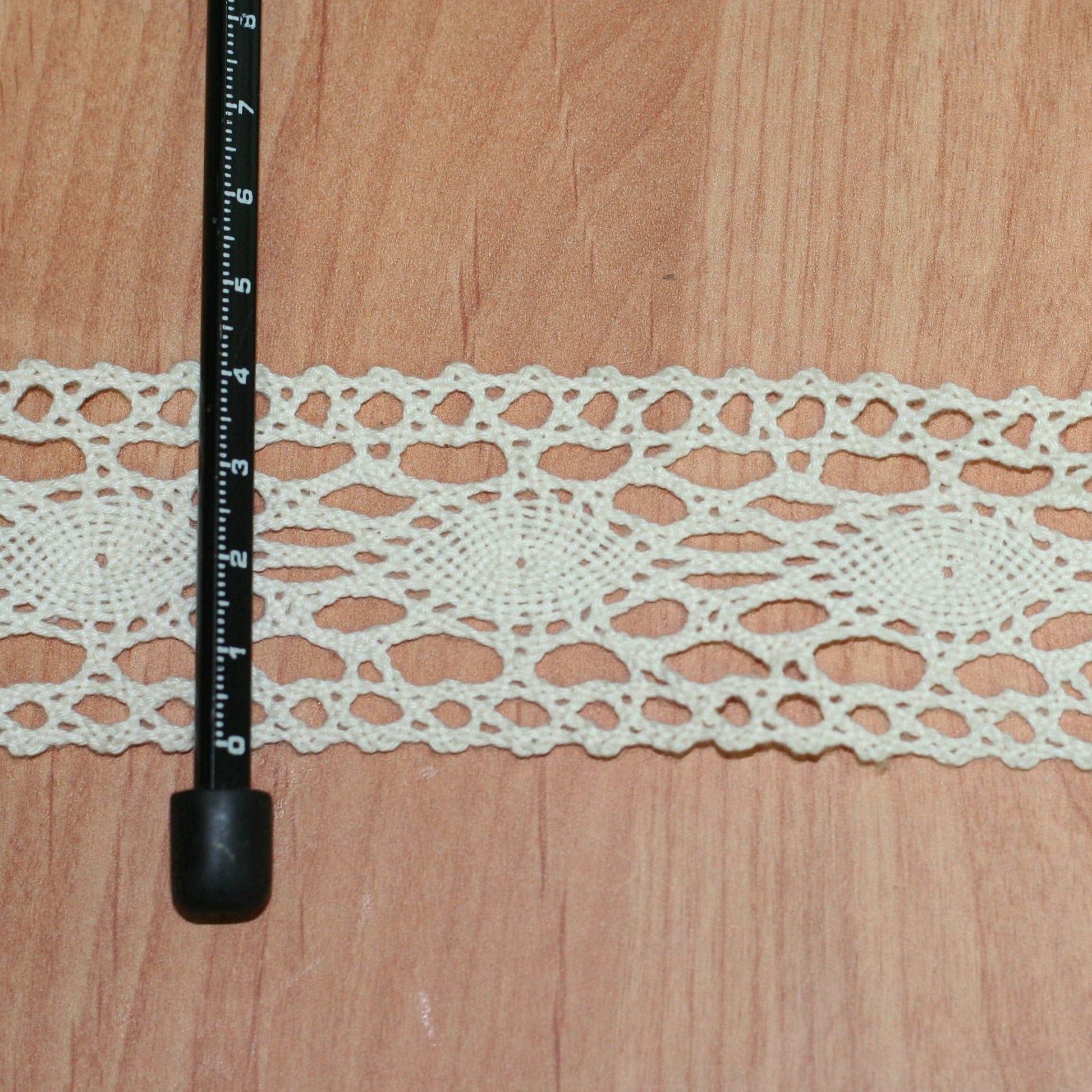 5mt cotton crochet lace vintage trimming (421-2)