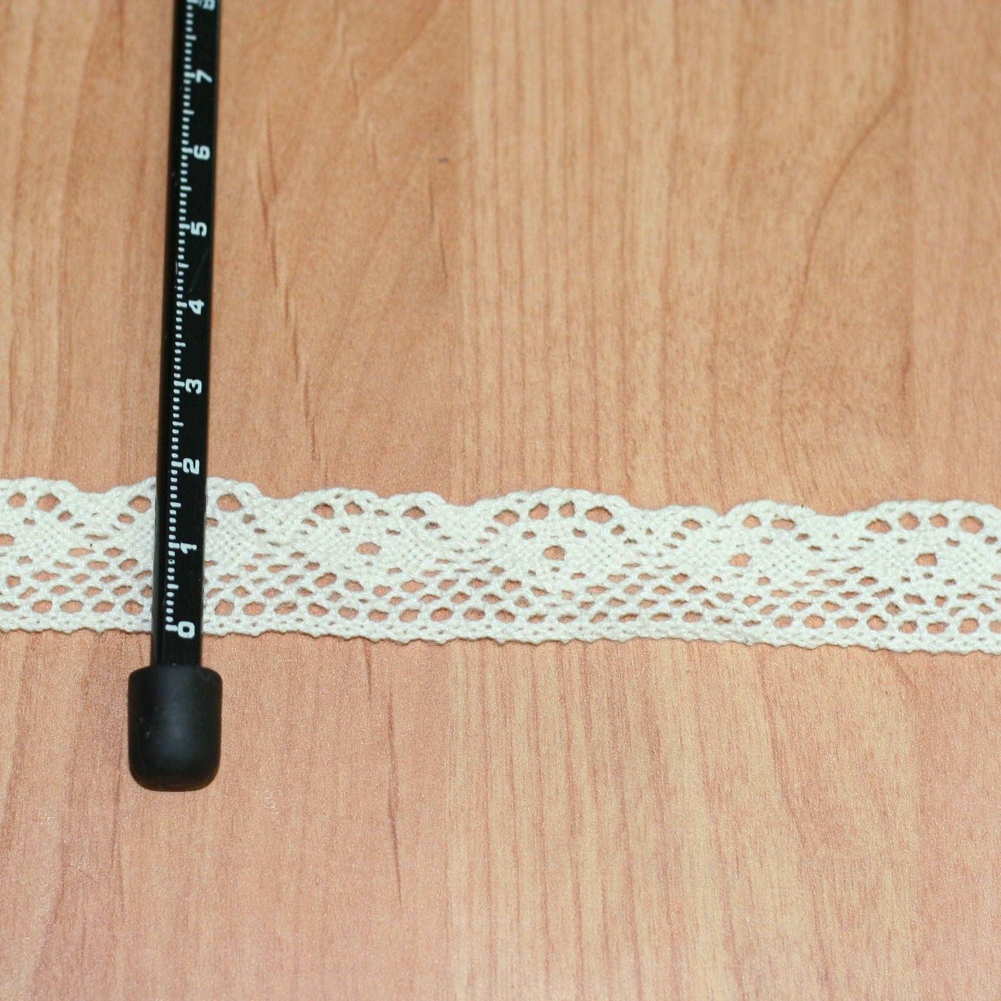 5mt cotton crochet lace vintage trimming (9503)