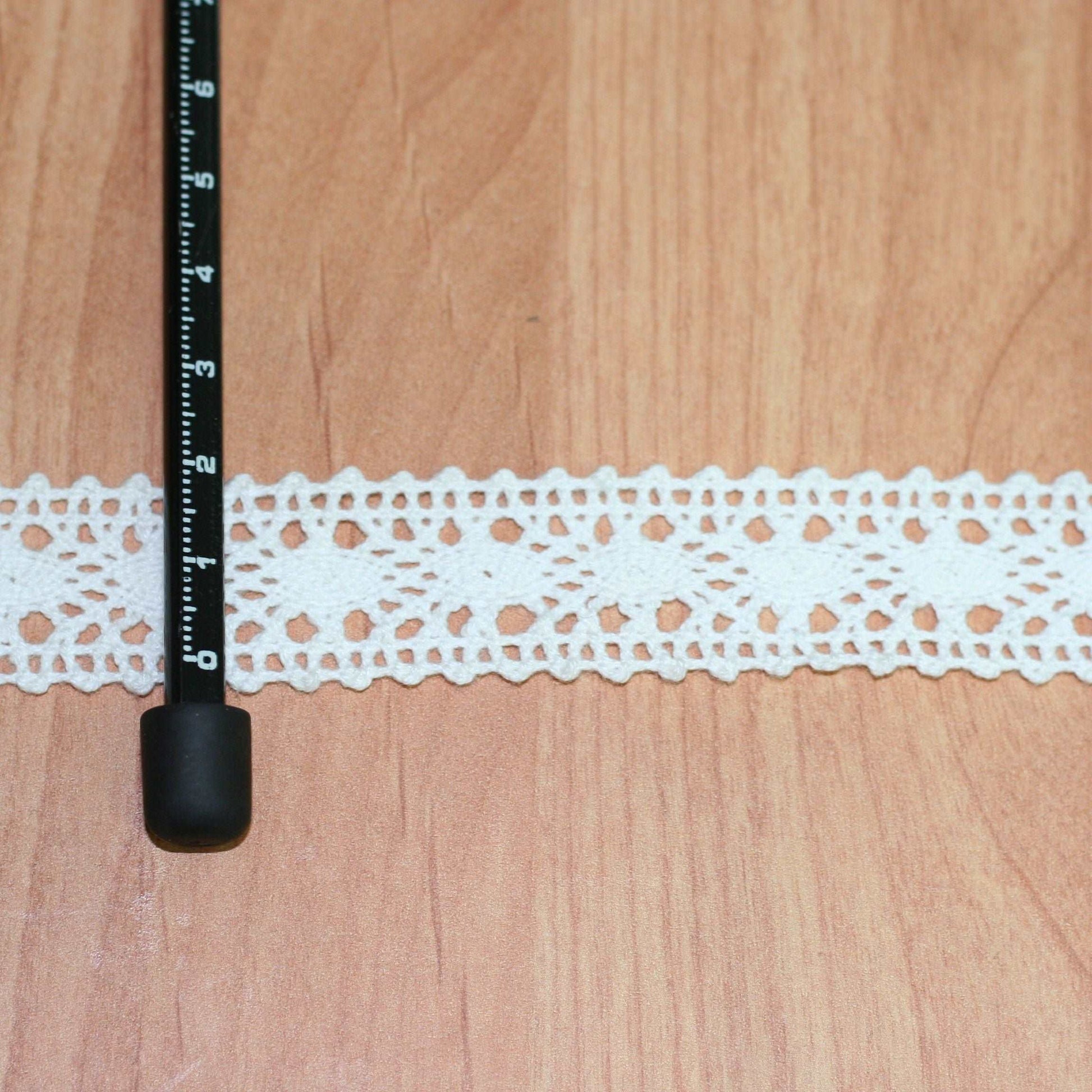 5mt cotton crochet lace vintage trimming (34513)