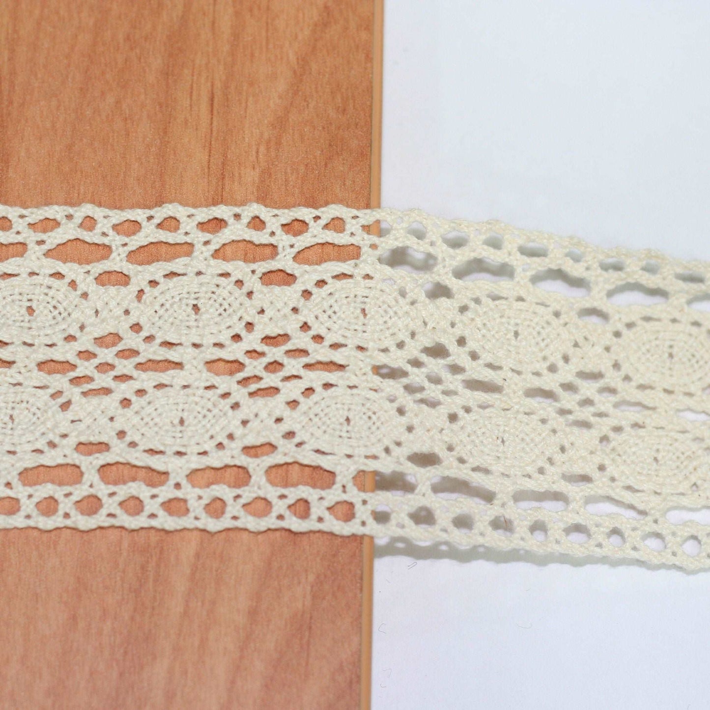 5mt cotton crochet lace vintage trimming (557)