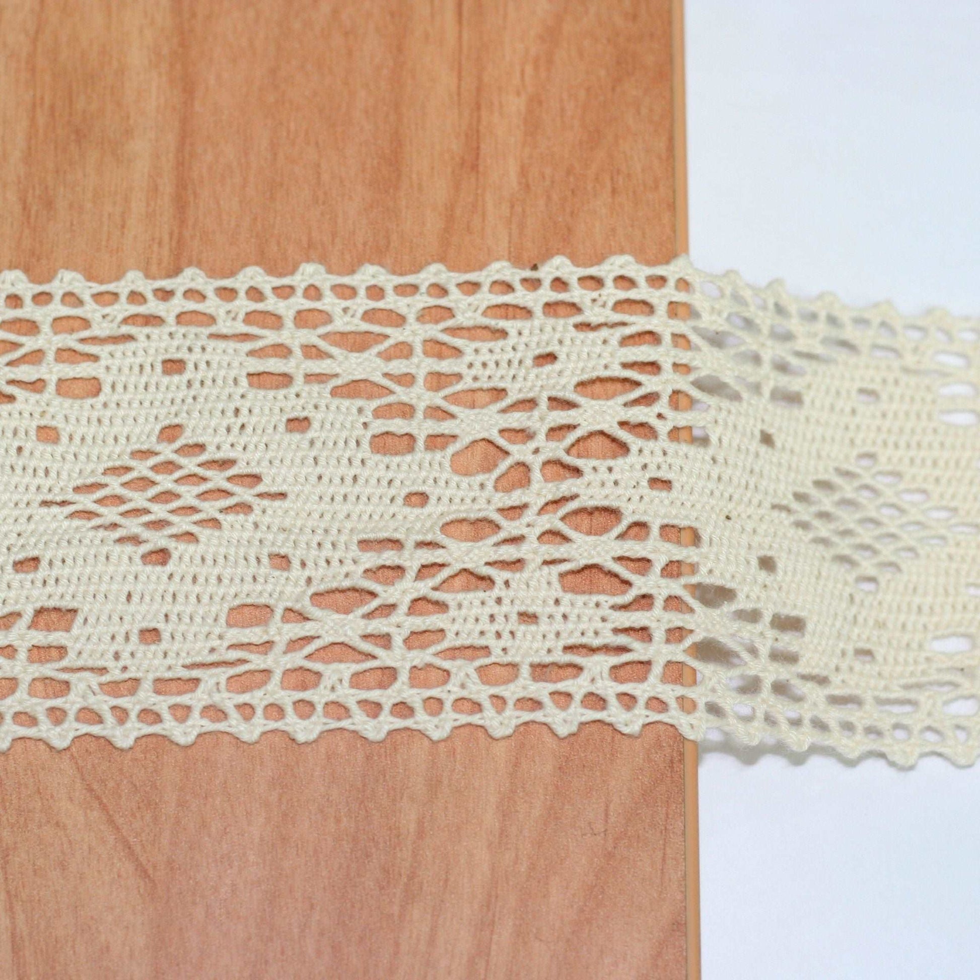 5mt cotton crochet lace vintage trimming (645)