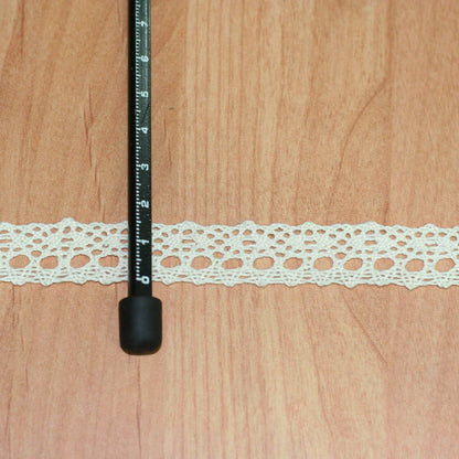 5mt cotton crochet lace vintage trimming (455)