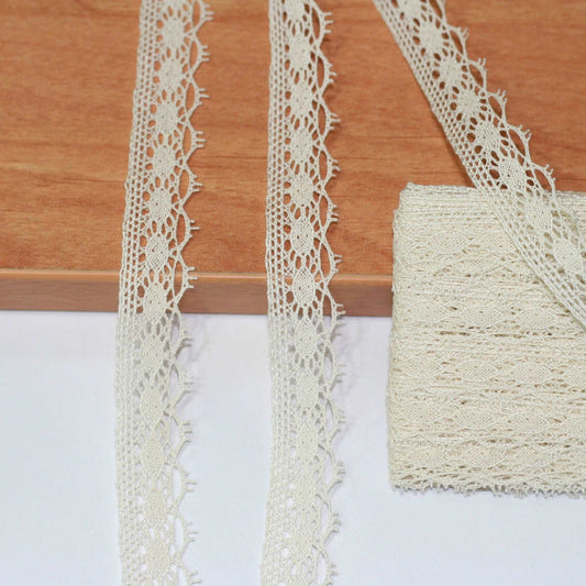 cotton crochet lace trimming - 5 mt (p916)