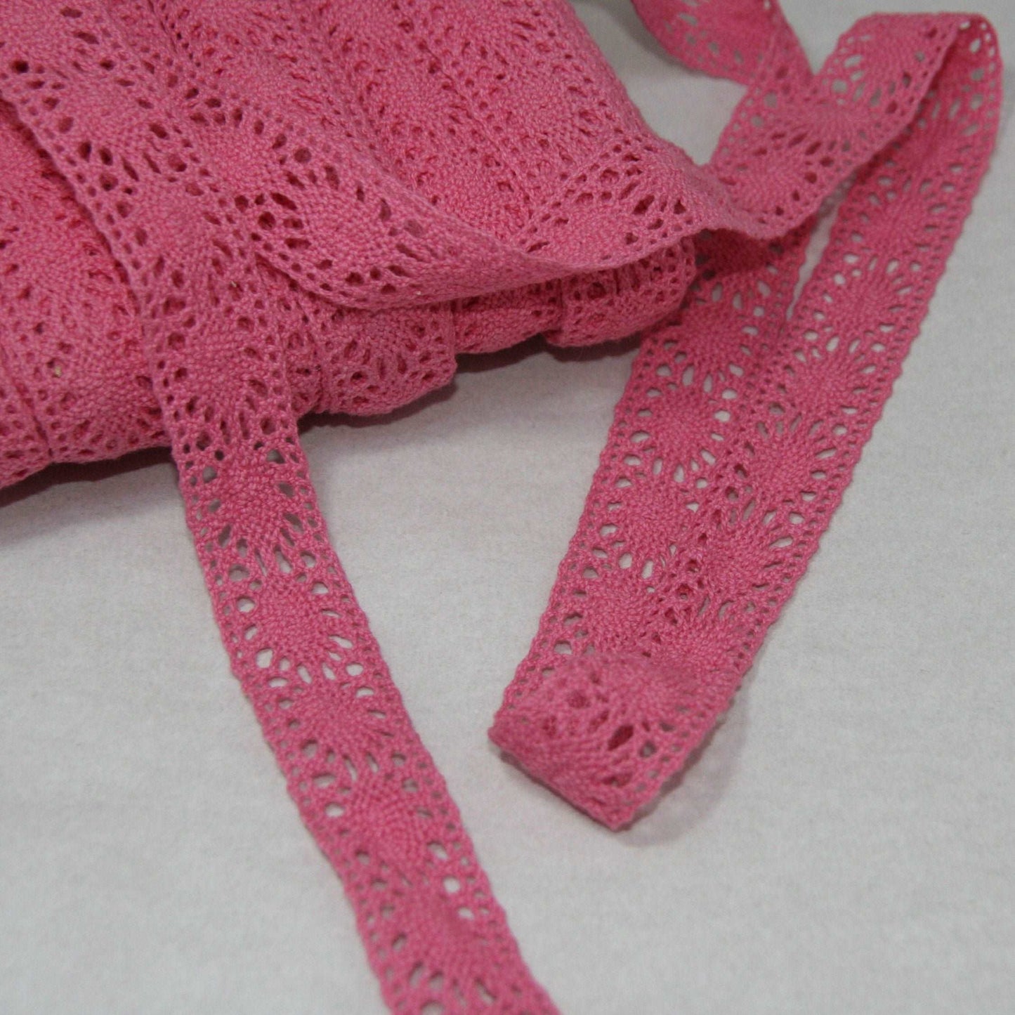 5mt cotton crochet pink lace vintage trimming (34517)